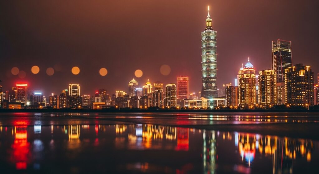 酒店支援網與姊妹互助的示意圖，聚焦專業支援與人際互動